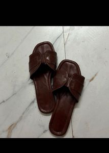 Brown Flats ✨