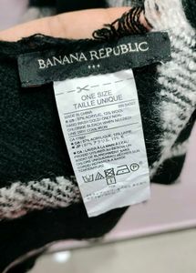 Chic Black &amp; White Checkered Scarf