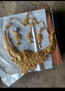 Elegant Gold-Plated Necklace Set