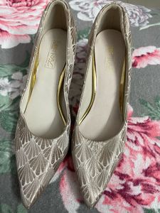 Stradivarius Red Pointed Heels