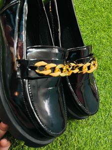 Chic Black Loafers with Gold Chain