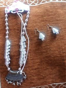 Necklace &amp; Earring Set