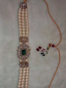 Elegant Pearl &amp; Emerald Necklace