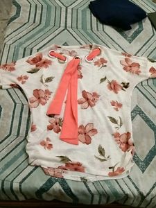 Flower Print Beautiful Top🌺🌼🌸