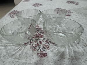 Glass Bowl Set (4 pieces)