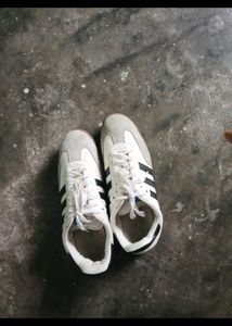 Sneakers - Stylish & Comfortable