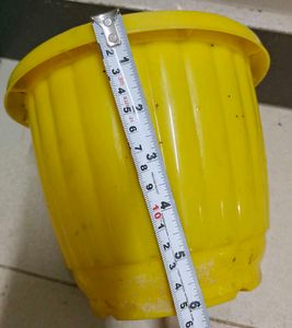 Plastic pots