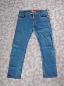 Classic Denim Jeans - Versatile Style