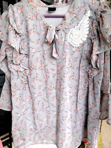 2 Chic Floral Ruffle Top for Women