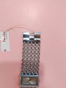 Elegant Silver-Tone Fashion Watch