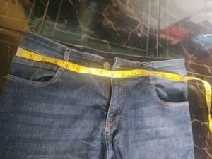 Kraus Jeans Women Blue Mid-Rise Slim Capri