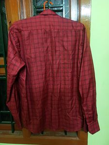 1 time used Regent Corporate Shirt L size ( The Perfect shirt for men) need Ironing only it wil look 100 %l new