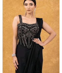 Elegant Black Ruffle Saree 🖤✨