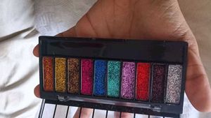 Glittery Eye Shadow
