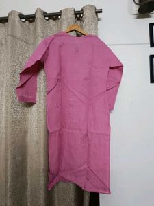 Elegant Pink Embroidered Kurta