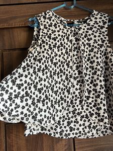 Van Heusen B&amp;W Floral Print Sleeveless Top