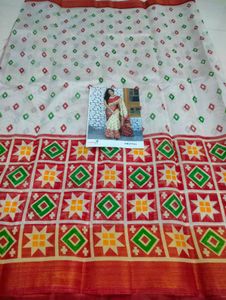 Elegant White &amp; Red Patterned Saree
