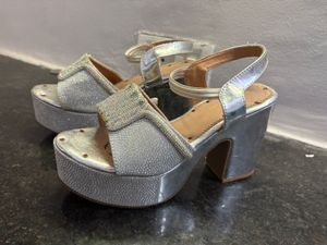 Buy 1 get 1free! ‼️ Platform Heel Sandal, Blac