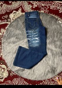 Good Quality And Attractive Blue Jeans For Boys