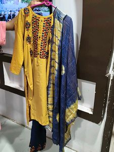 Embroidered Yellow Kurti pant with duppata