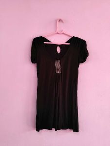 Simple Black Top