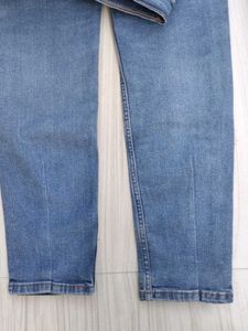 100% Authentic Vintage Levi&#39;s Jean Measure W28 L32