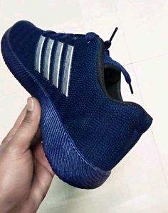 NEW NO USED SPORTS SHOES.