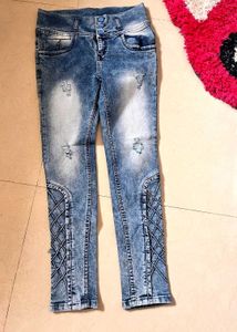 Triple Button High-Waist Jeans