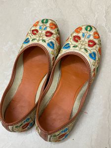 Embroidered Jutti Flats