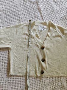 ZARA Cute Cropped Cardigan