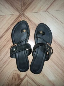 Black Toe Ring Sandals