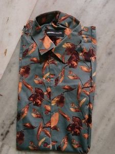 Men's Casual Button-Down Shirt