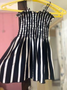 Striped Black &amp; White Cute Top