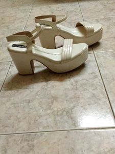 Elegant Beige Sandals