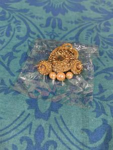 Ear Rings With Light Necklace Piece