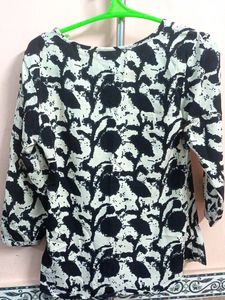 A-line Black And White Top