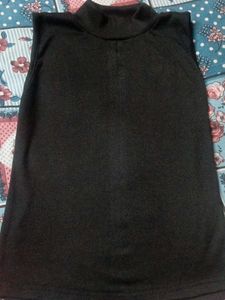 Black Colour Sleeveless Rib Top