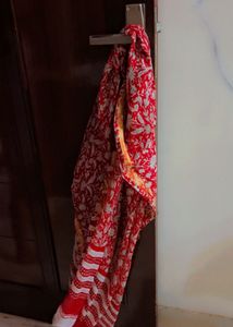 Klosia Women&#39;s Red Printed Kurta Set