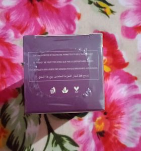 Pilgrim Red Vine Face Serum + Freebie 🎁