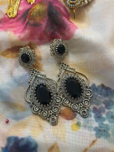Elegant Black And Red Stone Earrings