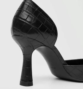 MANGO Croc Textured Pumps