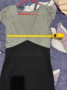 Chic Two-Tone V-Neck Dress