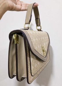 Old Money Luxurious Beige Patterned Handbag