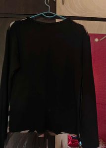 3 Sweatshirt only for Rs 400