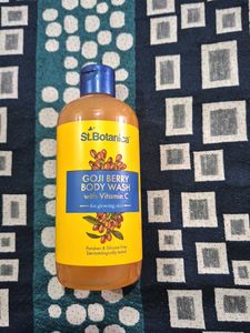 St.Botanica Goji Berry Body Wash