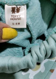 Baby woolen paint