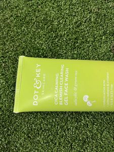 [ PacK Of 2 ] Dot &amp; Key CICA FaceWash for Acne-Pro