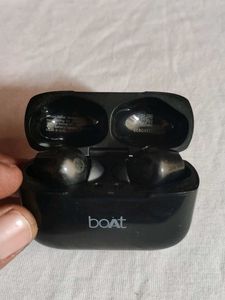 boAt Airdopes 161