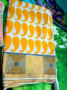 Yellow And White Beautiful😍 Cotton Saare