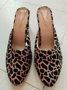 Giraffe Print Heels Pink In Colour